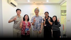 Foto bersama Profesor Tsutomu Kitajima dari Kyorin University, Jepang di PPH UAJ.